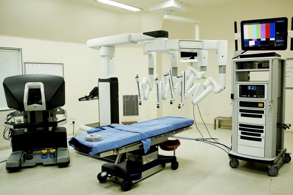 Advanced robotic surgery operation theatre
